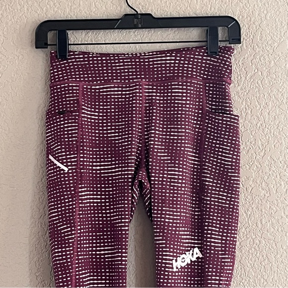 Hoka Performance Tight/Legging Size Small - Picture 3 of 9